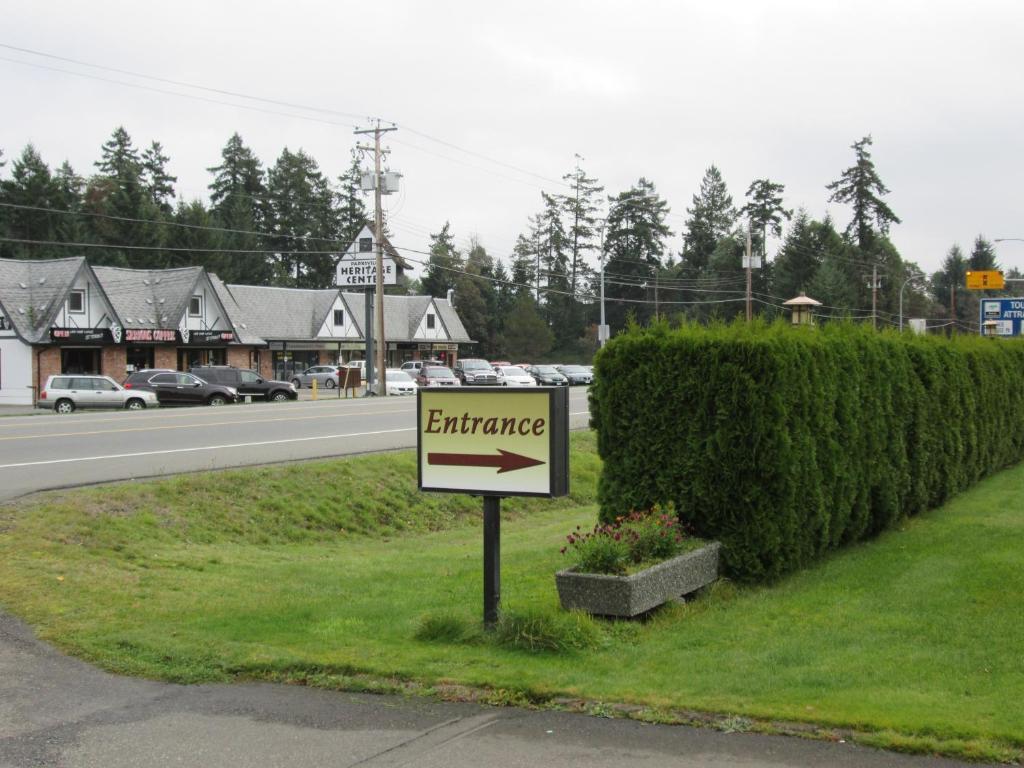 Arbutus Grove Motel Parksville